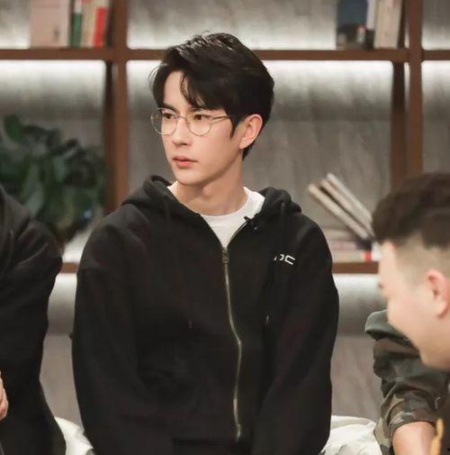 娱乐吃瓜君小眼睛男星